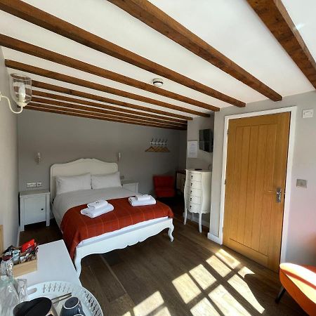 The Queen Matilda Country Rooms Avening Bagian luar foto