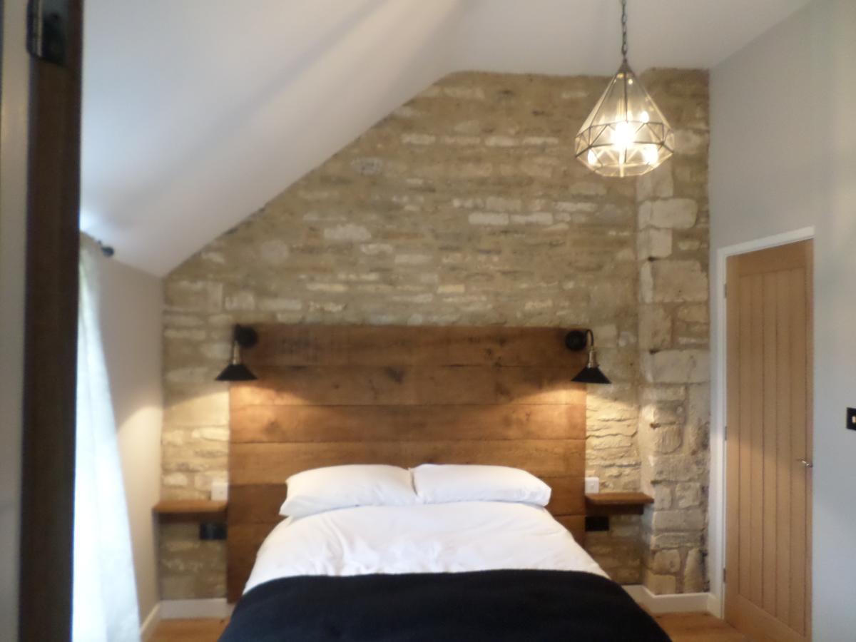 The Queen Matilda Country Rooms Avening Bagian luar foto